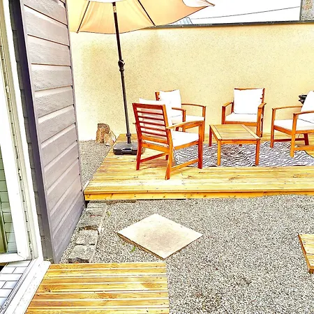 La Petit Fleur - The Little Flower, Cosy