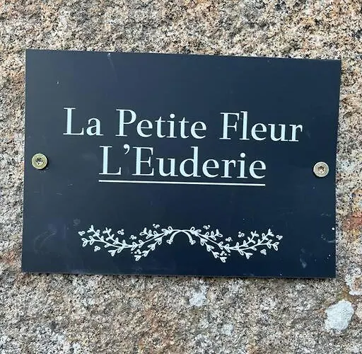 La Petit Fleur - The Little Flower, Cosy Holiday home *